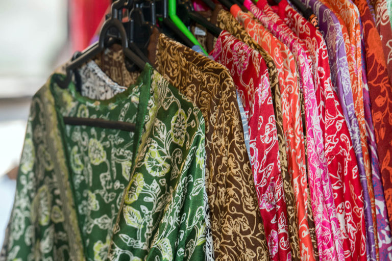 Vêtements sur ceintre